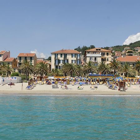 Hotel Gambone Finale Ligure Bagian luar foto