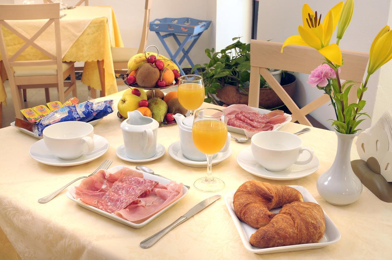 Hotel Gambone Finale Ligure Bagian luar foto