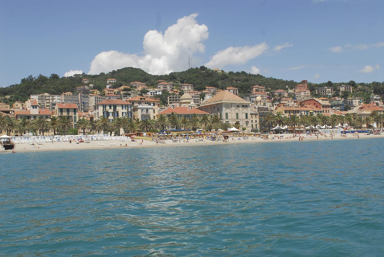 Hotel Gambone Finale Ligure Bagian luar foto