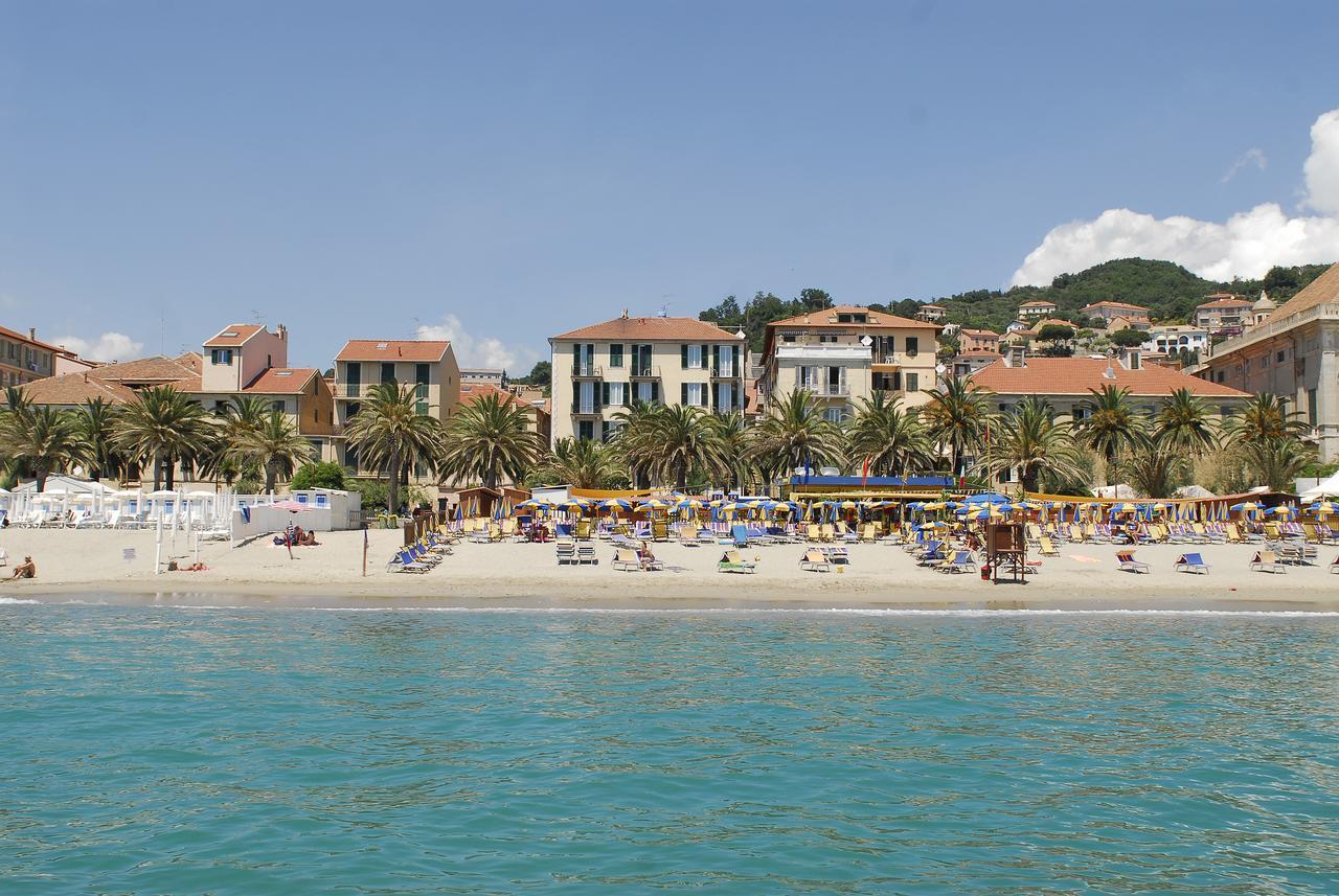 Hotel Gambone Finale Ligure Bagian luar foto